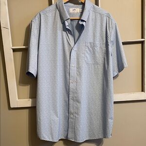 Southern Tide Light Blue Short Sleeve Button-Down Shirt with Subtle Pattern